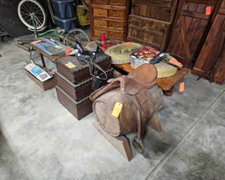 Saddle