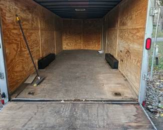 2016   8.5'x24' Tandem Axle enclosed trailer