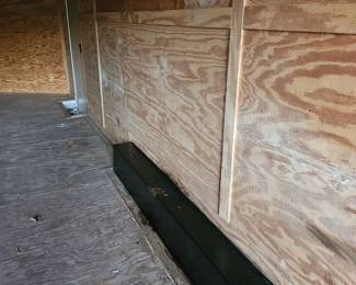 2016   8.5'x24' Tandem Axle enclosed trailer