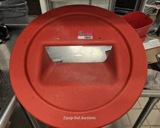 The Chute II Magnetic Cutlery Retriever