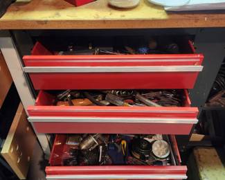 Drawers of tools too, and yes the drawers are also for sale as well