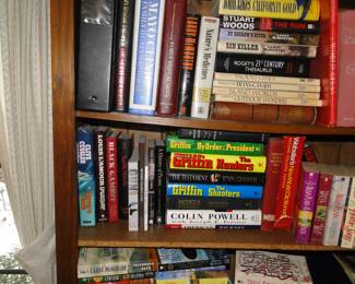 We have so many books, that the shelfs are bowing