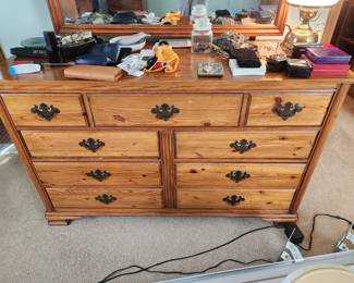 9 drawer dresser for plenty of storage