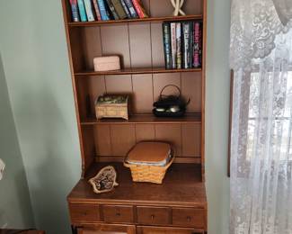 Tall cabinet hutch