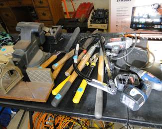 Hand tools and yard tools