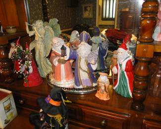 Yup, Santa's from around the world