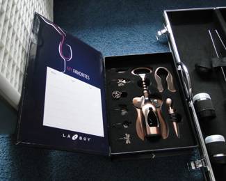 La-Z-Boy My Favorites wine set