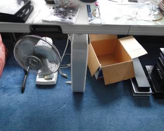 Round fan, box fan, empty box, and other boxes