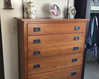 Mission style chest of drawers 