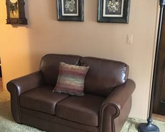  Palliser furniture Leather loveseat 