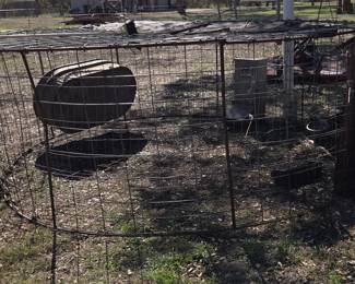 round large hog trap