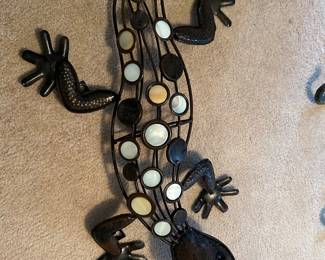 DECORATIVE LIZARD 