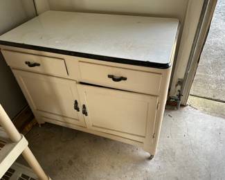 HOOSIER CABINET BOTTOM. 