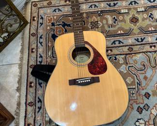 YAMAHA GUITAR