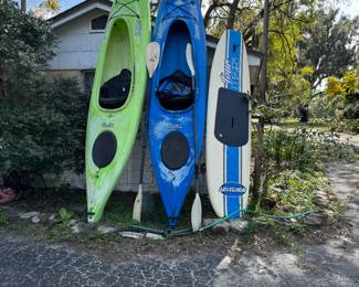 KAYAKS