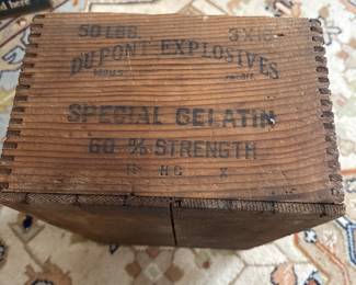 DUPONT EXPLOSIVES WOOD BOX