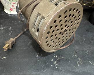 OLD FIRE TRUCK SIREN
