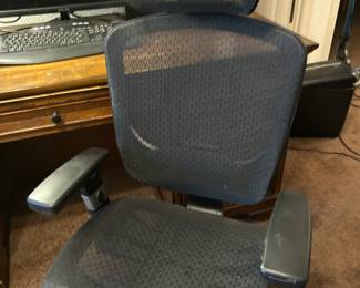 Black mesh adjustable task/office chair 
