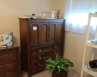 another  view  of  Drexel  bedroom  furniture