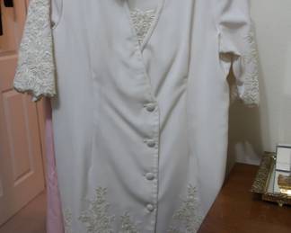 Dress  that  resembles  one  worn  by  Princess  Diana