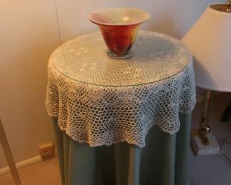 glass  bowl  on  top  of  table