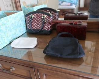 purses -some  are  sold