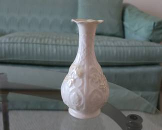 Belleek    vase