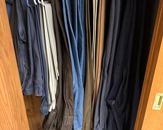 Men’s name brand pants sizes 40/46-28/30