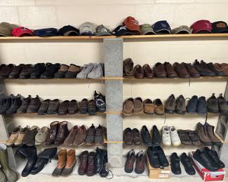 Men’s shoes 11 & 12’s like new 
CLARKS, LL BEAN, SAS & more