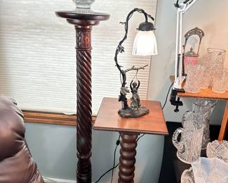Beautiful pedestals, vintage table lamp