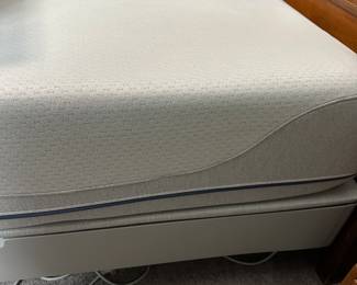 Full-size sleep number adjustable bed