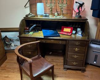 Roll top desk