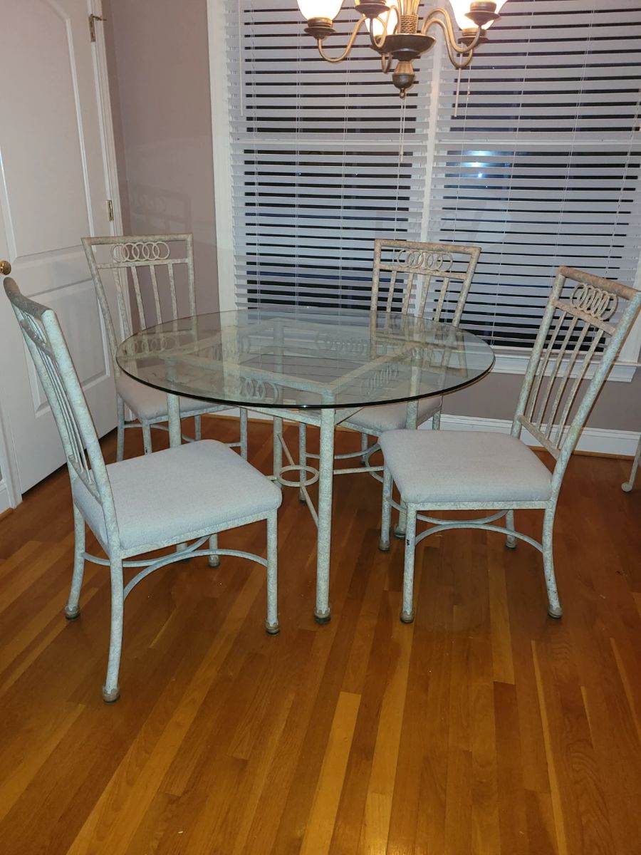 Beautiful white iron dining table and bakers rack