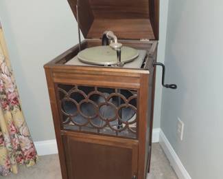 Victrola in great condition
