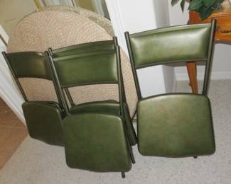 Round Folding Table & Chairs