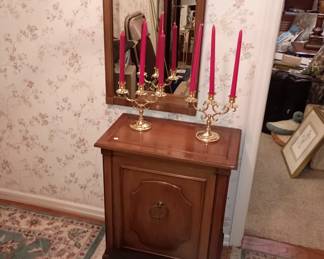 Kindel table and mirror