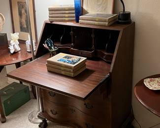 Secretary desk is ready