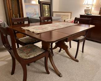 Duncan Phyfe table set
