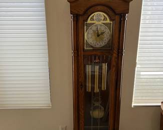 Grandfather Clock by Howard Miller $460 This elegant Howard Miller Morel Floor Clock II, Yorkshire Finish & Arched Bonnet Pediment with Cable Driven, Single-Chime Movement Arabic Numerals operates perfectly. It’s a family heirloom ready for a new home. Selling new for $2,000 link to exact item on amazon https://a.co/d/5We8eLN