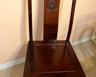 Chair without cushion