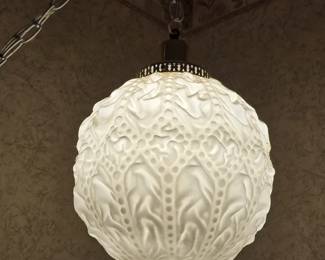 When you squint your eyes, what do you see?  I just want to know if you are seeing what I'm seeing.  The design, smarty pants!  I know it's a lamp! Sheesh.