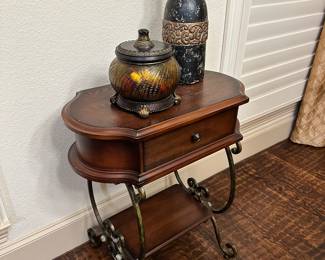 Small Table, Decor