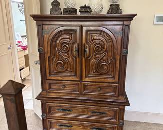 Tall Chest/Armoire, Decor