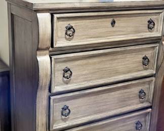 Landmark Furniture
Chest of drawers