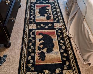 Bear paw tracks runner. 