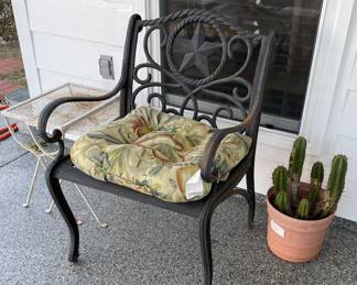 Outdoor Decor' Cast Iron Side Chairs Lonestar, Potted Plant Cactus, Metal Side Drink Table