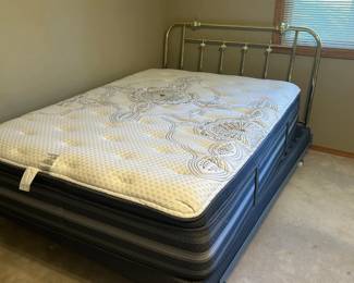 AVAILABLE NOW QUEEN BED LIKE NEW  $600