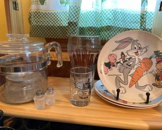Pyrex Flameware, Looneytunes Plates
