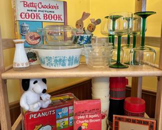 Pyrex, Snoopy & Peanuts Lunch box