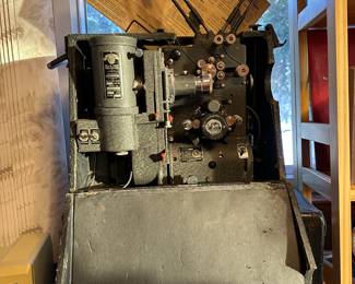 Victor 16mm Sound Projector w/ Speaker